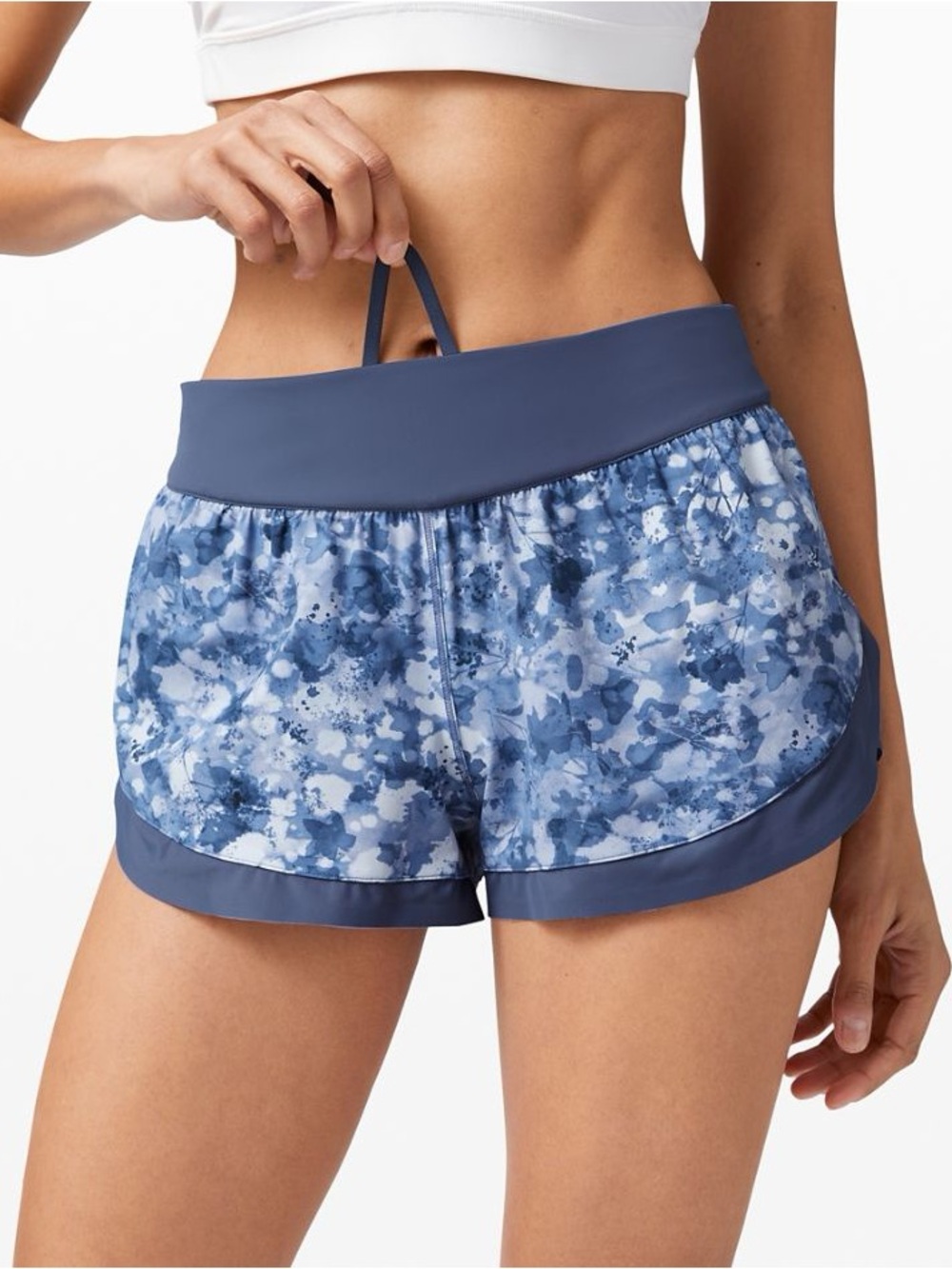 Lululemon Calm Tides Run Short 2.5” Esca Dappled Blossom Blue